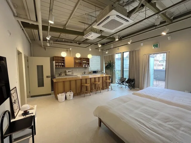 East, Suite, 2 Queen Beds, Terrace، Upflo Hostel 3/5