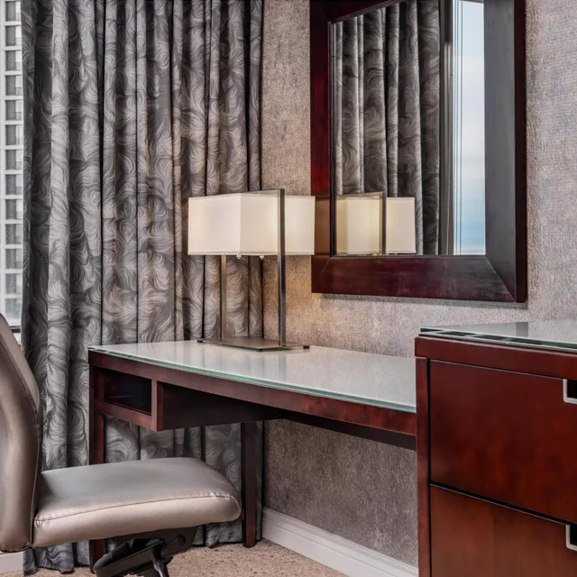 غرفة بسريرين مزدوجين بإطلالة على المدينة، The Westin Harbour Castle, Toronto 1/1