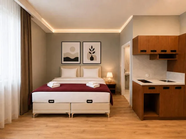 Superior, Queen Bed, ALTWIENERHOF 2/4