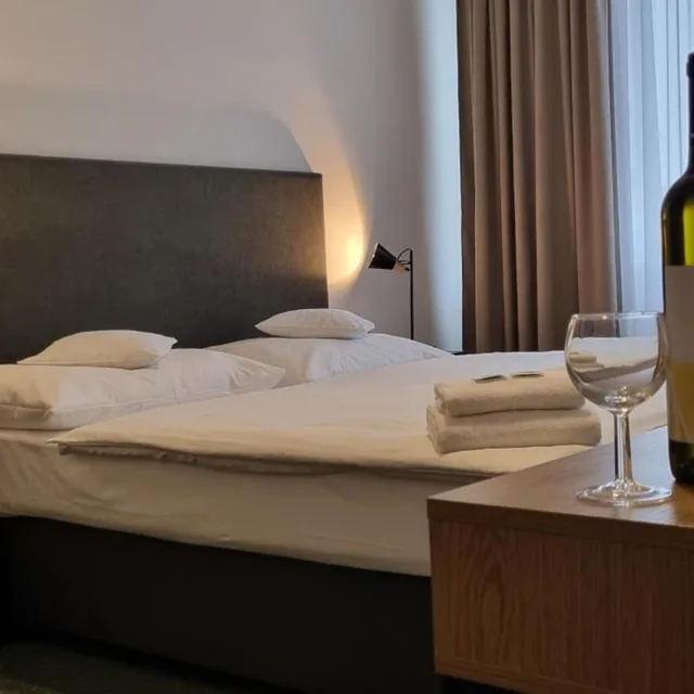 Komfort Double or Twin with AC، Legie Hotel 5/10
