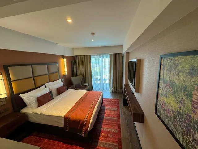 Room, King Bed, Partial Sea View, Balcony, Corner, Sile Gonen Hotel 3/10