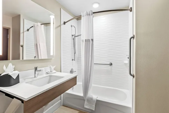 غرفة قياسية بسريرين كوين لذوي الإعاقة، Holiday Inn Express Hotel And Suites Pauls Valley 4/6