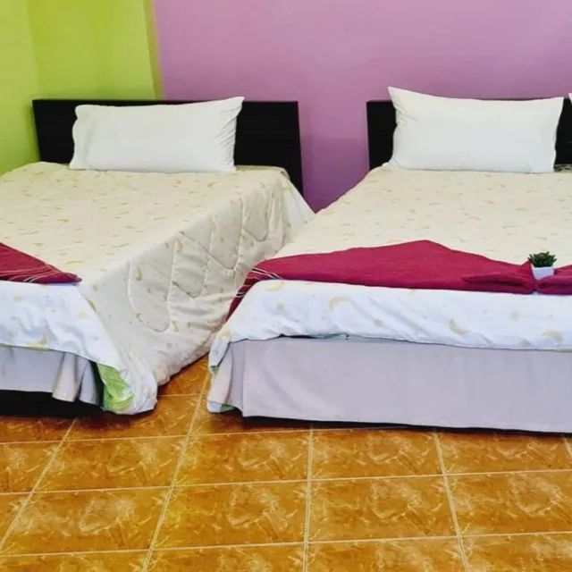 غرفة ثلاثية، Royal Land Mae Klong Hotel 8/10