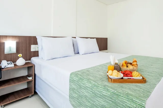 غرفة عائلية بسرير مزدوج وسرير فردي مع أريكة، Joao Pessoa Hplus Beach 5/6