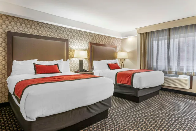 غرفة بسرير كوين لذوي الإعاقة، Best Western Plus Ramkota Hotel 1/2