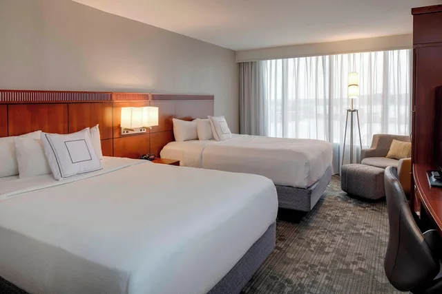 Room, 2 Queen Beds, High Floor, COURTYARD BY MARRIOTT LOGAN AIRPORT 1/3