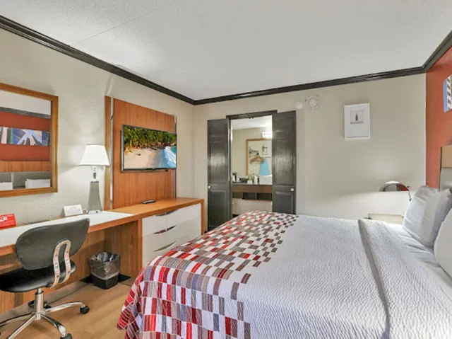 غرفة بسرير مزدوج، Red Roof Inn Uhrichsville 1/2
