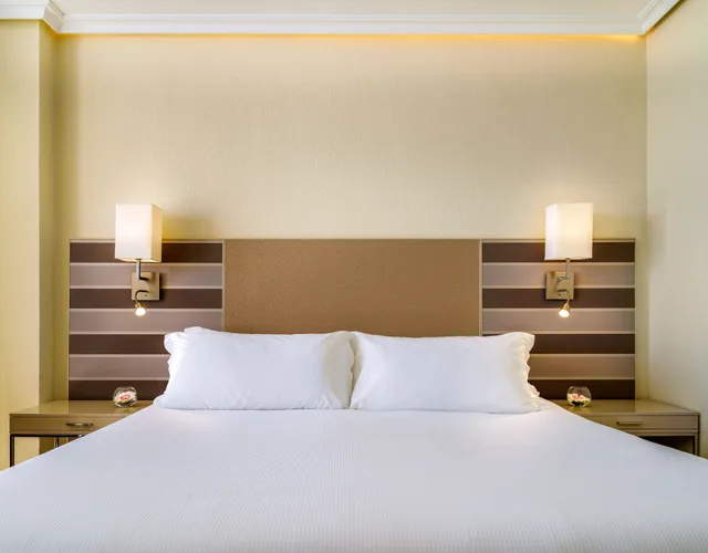 غرفة سوبيريور بإطلالة على البحر بشرفة مفردة بسرير مزدوج، H10 Gran Tinerfe - Adults Only 2/5