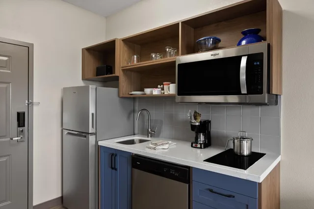 1 Bedroom, Suite, King Bed, Sofa, Accessible, Candlewood Suites Yuma 3/3