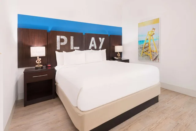 1 Bedroom, Suite, Ocean Front، Sirata Beach Resort St Pete Beach 1/2