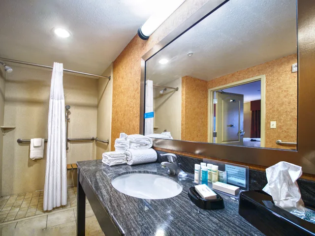 استوديو بسرير كينج لذوي الإعاقة، Hampton Inn Suites Elk City Ok 2/3