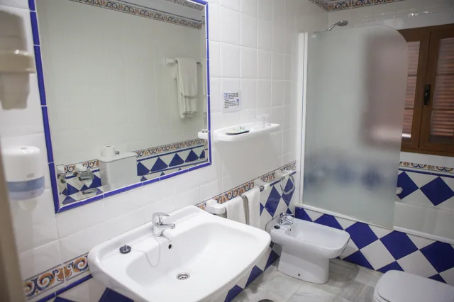 غرفة قياسية ثلاثية، Hotel Dona Blanca 2/2