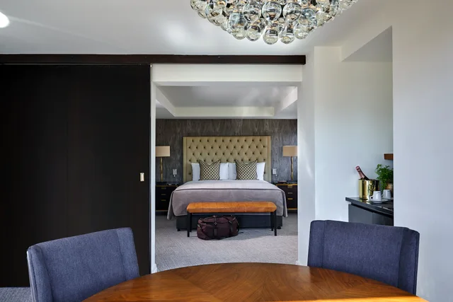 جناح سيغنتشر بسرير كينج بإطلالة على المتنزه، Dupont Circle Hotel 4/10