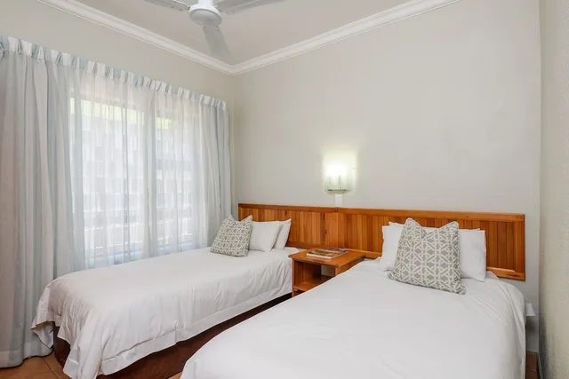 شاليه بأربعة أسرّة بشرفة بـ3 غرف نوم مع أريكة، Hazyview Cabanas 1/3