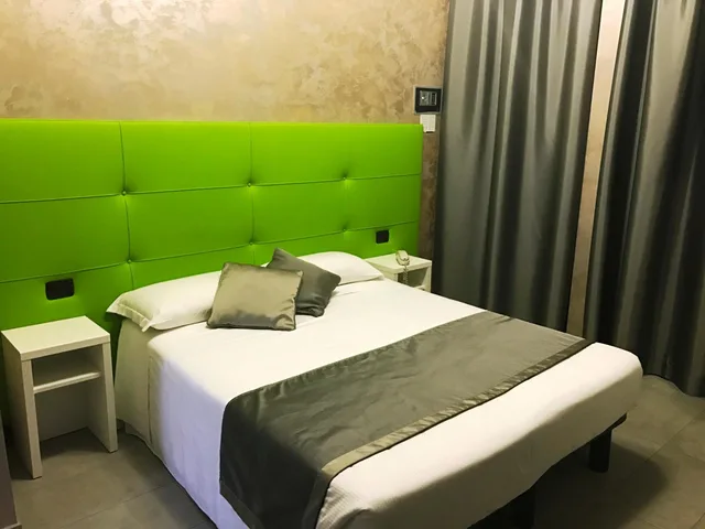 غرفة بسرير كوين، IBIS STYLES MILANO CENTRO 6/10