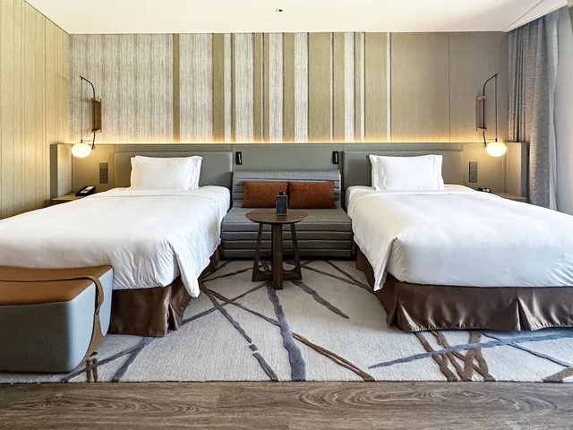 غرفة بريميوم بسريرين منفصلين بإطلالة على الجبل، Crowne Plaza CHONGLI RESORT 8/9