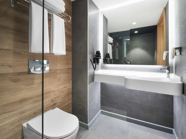 غرفة ديلوكس بسريرين منفصلين بإطلالة على المدينة، Ibis Istanbul Sisli 5/9