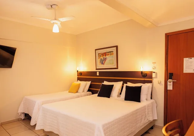 غرفة تنفيذية بسرير كوين وسرير فردي، Ferraz Hotel 2/5