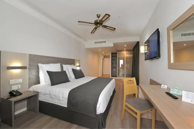 غرفة كلوب بسرير مزدوج، Hotel Salobrena Suites 1/4