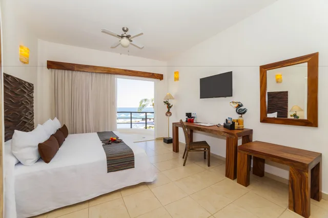 غرفة قياسية بسرير كينج بإطلالة على البحر، Quinta Bella Huatulco 6/9