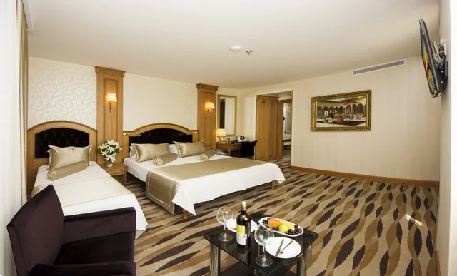 غرفة رباعية، Aprilis Hotel 8/10