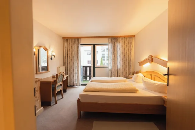 غرفة قياسية بسرير مزدوج بشرفة، Gruberhof Hotel 6/10