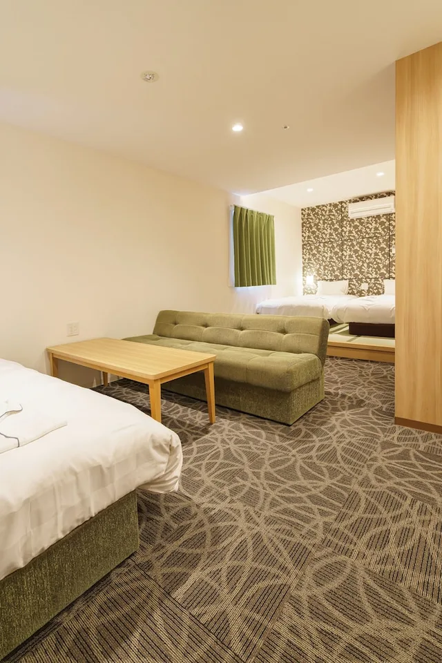 Relax, Twin Beds, 2 Sofa، Sakura Garden Hotel 3/7