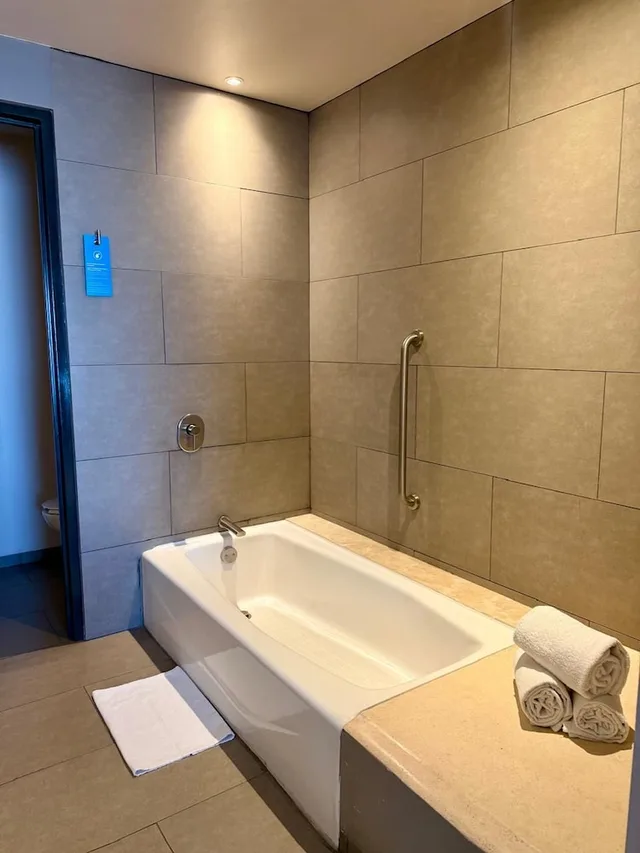 جناح بسرير كينج مع أريكة، Hampton Inn by Hilton Durango 4/8