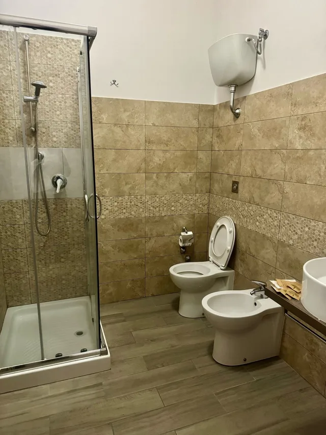 غرفة ديلوكس رباعية بسرير مزدوج وسريرين منفصلين، Hotel Santuario Pompei 7/7