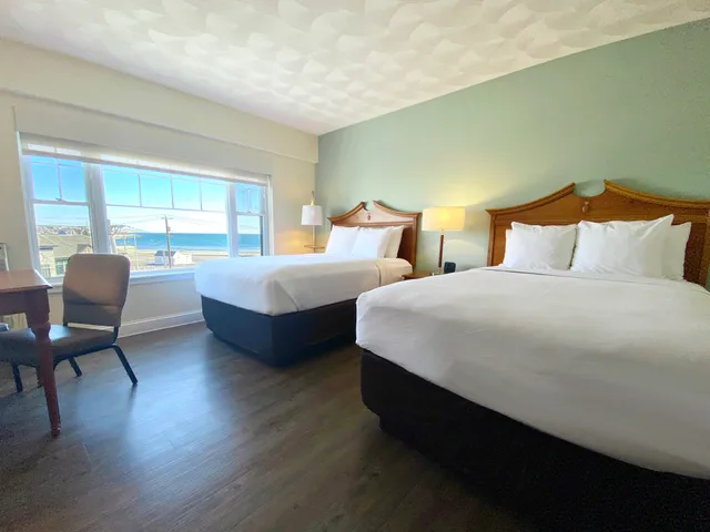 غرفة قياسية بسريرين مزدوجين لذوي الإعاقة، Atlantic Beach Hotel Newport 1/1