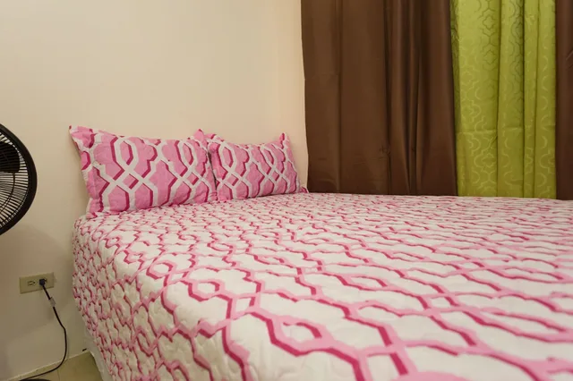شقة فاخرة بسرير كوين وسرير مزدوج بإطلالة على الجبل بغرفتي نوم، The Embassy Luxury Apt Crystal Towers Ii 2/3