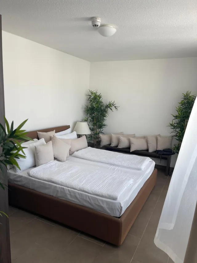 جناح بشرفة، Bayers Boardinghouse & Hotel 2/5