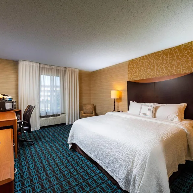 غرفة بسريرين كوين بحوض استحمام لذوي الإعاقة، Fairfield Inn by Marriott Battle Creek 1/7
