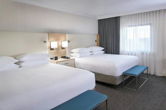 غرفة بسرير كينج، Delta Hotels by Marriott Detroit Novi 1/4