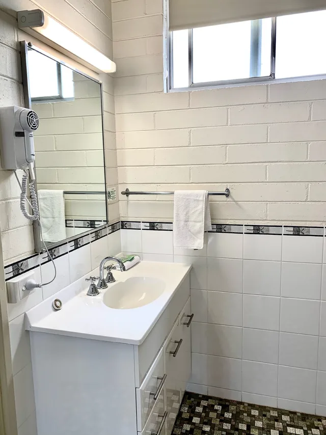 غرفة كبيرة بسرير كوين وسرير فردي، Central Mildura Motel 2/2