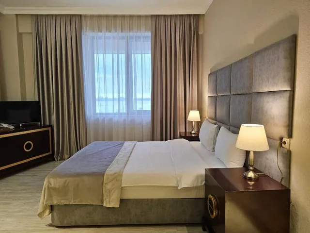 Standard, King Bed, Sea View, The Crown Hotel 8/10