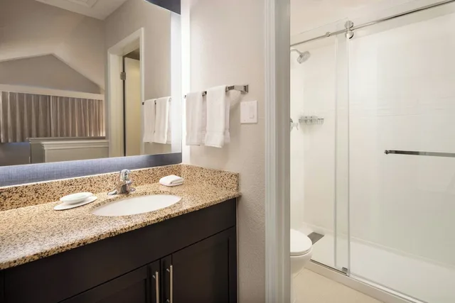 جناح عائلي بسريرين كوين بغرفتي نوم مع أريكة، Residence Inn Anaheim Placentia Fullerton 7/7