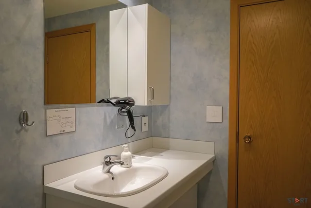غرفة بسرير مزدوج بحمام مشترك، START HOSTEL 4/6