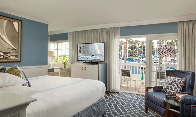 Deluxe, King Bed, Marina Side، Portofino Hotel And Marina 1/3