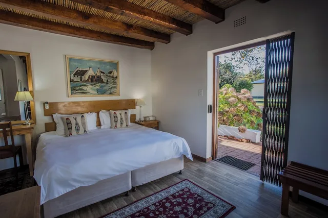 Budget, King Bed, Street View، Aan De Oever 3/8