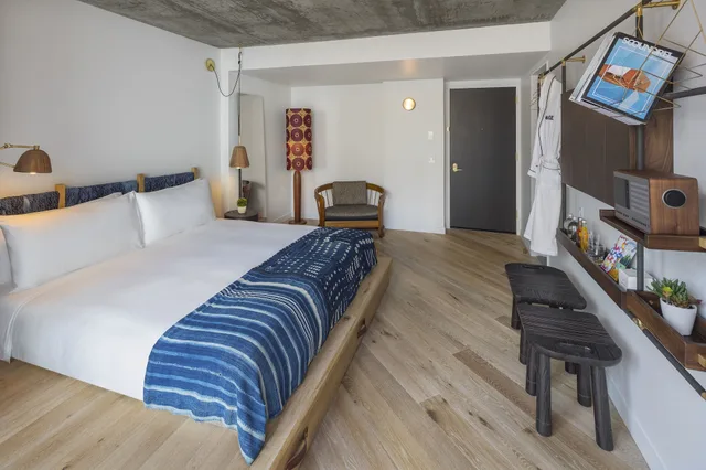 جناح جونيور بسرير كينج بإطلالة على المدينة بشرفة، Made Hotel 1/2