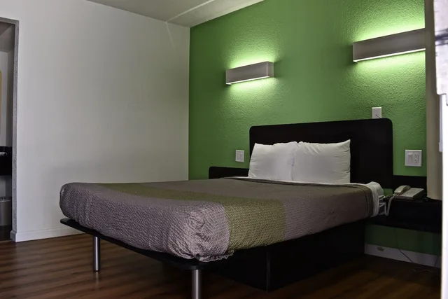 غرفة قياسية بسرير كوين لذوي الإعاقة، Motel6 Barstow, CA 4/10