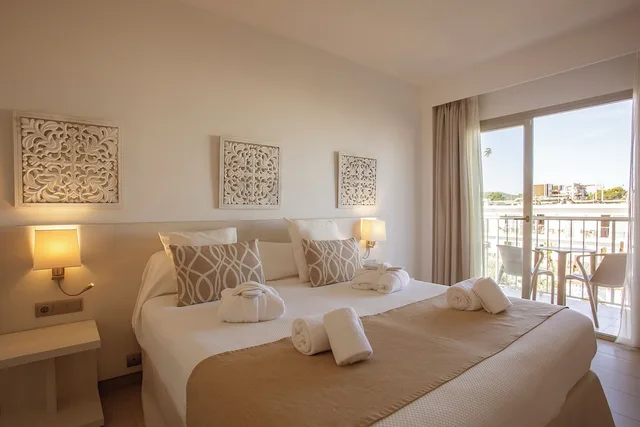 جناح جونيور بإطلالة على الحديقة بشرفة، Hotel Puchet Ibiza 2/10