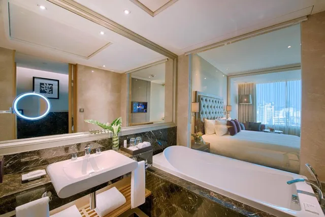 Business Class, Radisson Blu Plaza Bangkok Hotel 1/1