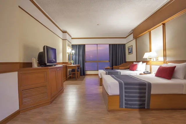 Horizon، Cholchan Pattaya Beach Resort 5/10