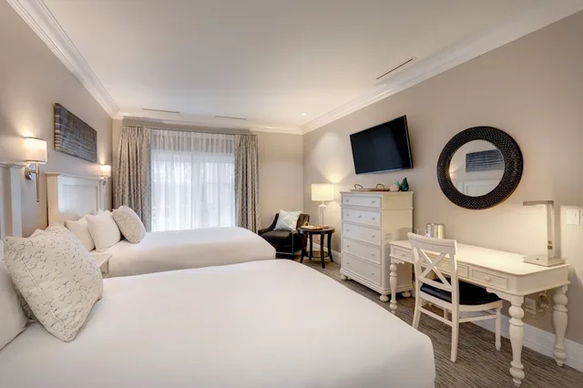 غرفة غراند بإطلالة على البحيرة، The Inn At Bay Harbor Autograph Collection 2/6