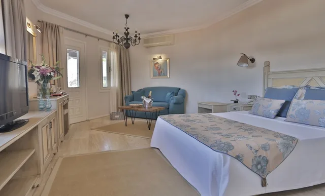 Romantic, Double Bed, Sea View, Torbahan Boutique Hotel 1/3