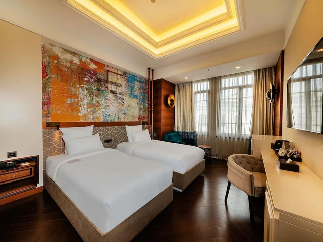 Deluxe, Twin Beds, Sofa, Mercure Istanbul Sirkeci 4/10
