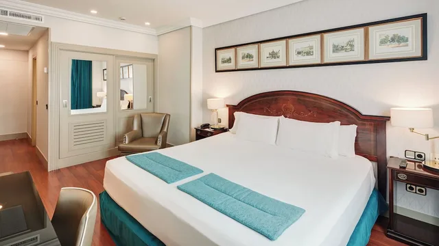 غرفة كلاسيكية خارجية بسرير مزدوج بإطلالة، Sercotel Gran Hotel Conde Duque 5/8