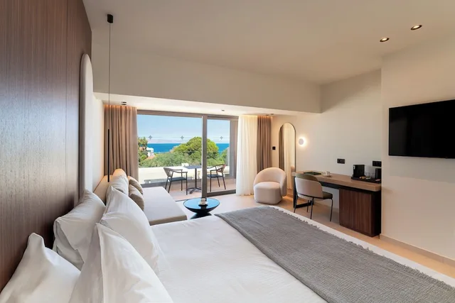 غرفة ديلوكس ثلاثية بإطلالة جزئية على البحر، Alizo Boutique Hotel & Spa - Adults Only 1/2